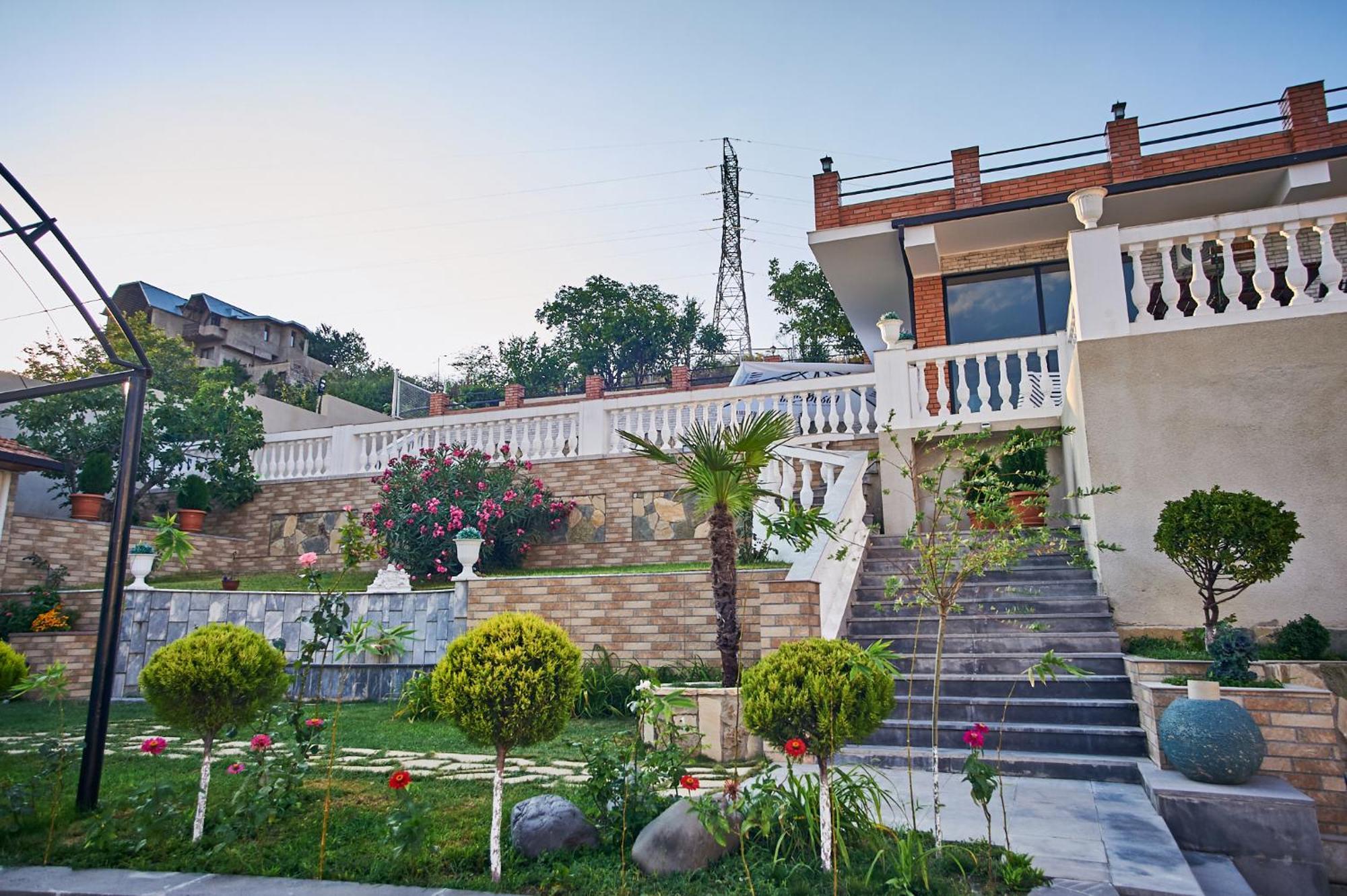 The Hilltop Skyline Hotel Tbilisi Zewnętrze zdjęcie
